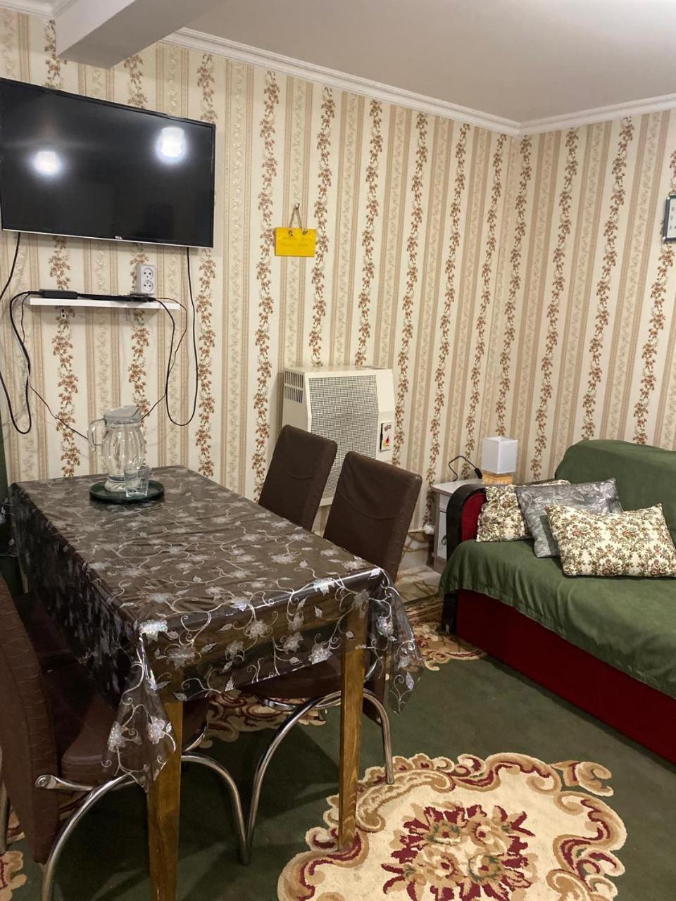 Гостевой дом HAPPY HOUSE Кутаиси Экстерьер фото