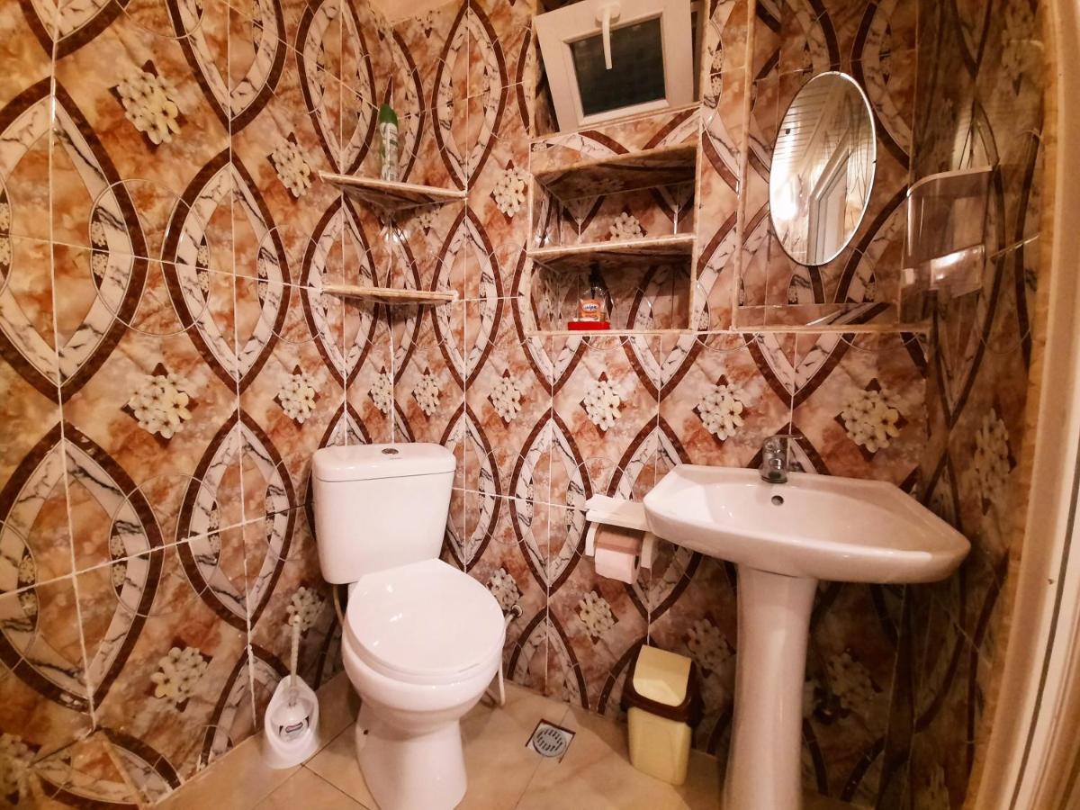 Гостевой дом HAPPY HOUSE Кутаиси Экстерьер фото